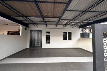 Taman Wangi (Tepi Sungai)