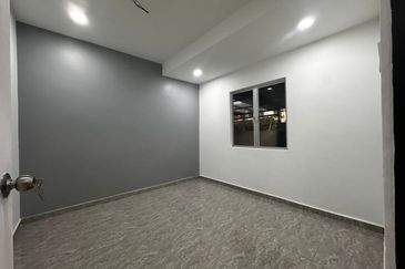 Taman Wangi (Tepi Sungai)