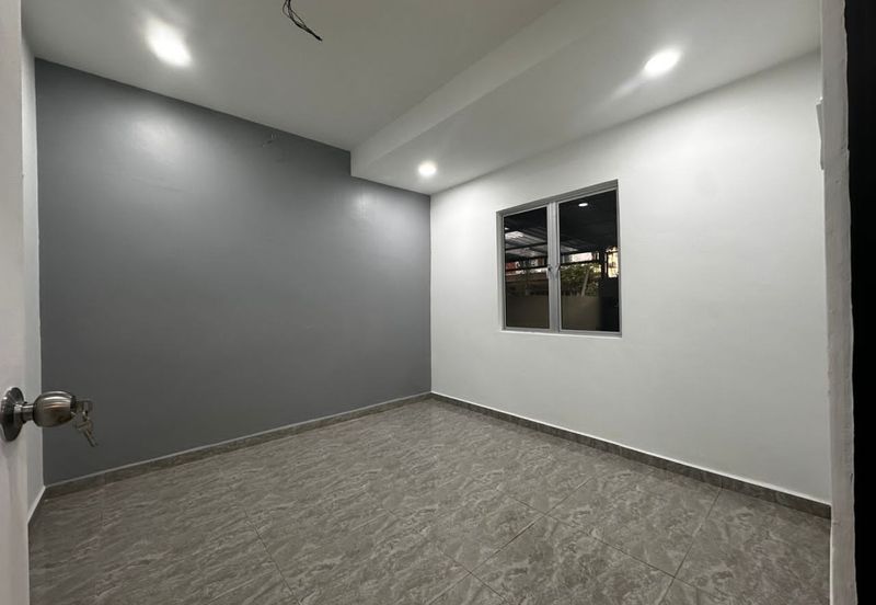 Taman Wangi (Tepi Sungai)