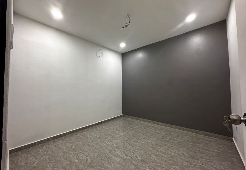 Taman Wangi (Tepi Sungai)