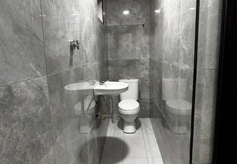 Taman Wangi (Tepi Sungai)