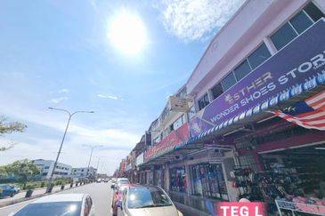 Limited Unit Banting Shoplot Prime Location