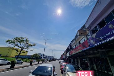 Limited Unit Banting Shoplot Prime Location