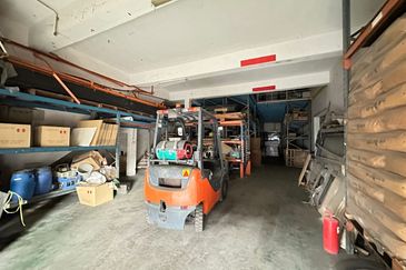 Taman Perindustrain Tampoi Jaya - Adjoining Factory 