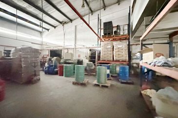 Taman Perindustrain Tampoi Jaya - Adjoining Factory 