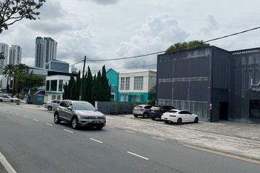 Taman Pelangi Commercial Bungalow @ Jalan Serampang