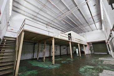 Desa Cemerlang ( Fully Reno + Covered) Semi Detached Factory 