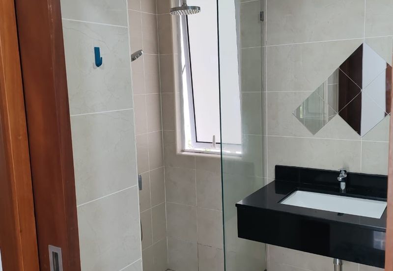 Paradiso Nuova Medini