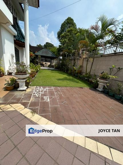 JB Town 𝙆𝙊𝙇𝘼𝙈 𝘼𝙄𝙍 𝘽𝙐𝙉𝙂𝘼𝙇𝙊𝙒 𝙃𝙊𝙐𝙎𝙀 🏡 on a hilltop, Johor, Johor Bahru