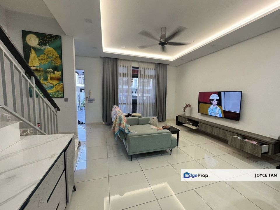 🏡 𝑬𝒄𝒐 𝑺𝒖𝒎𝒎𝒆𝒓 - 𝑪𝒉𝒂𝒓𝒍𝒕𝒐𝒏 𝑻𝒚𝒑𝒆  ( Renovated ) , Johor, Johor Bahru