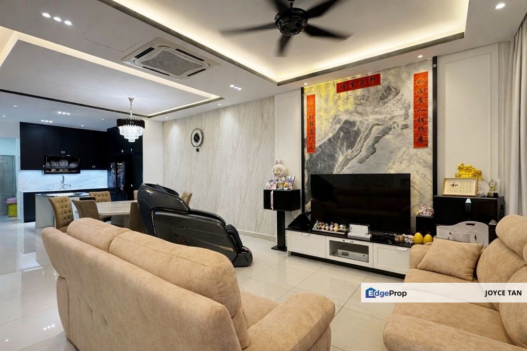 Jade 2 @ Seri Austin // Nice Renovated RM 300k , Johor, Johor Bahru