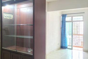 Nusa Bestari Shoplot Apartment For Rent