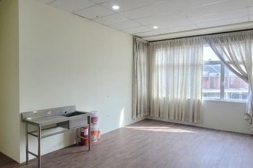 Taman Mount Austin Commercial