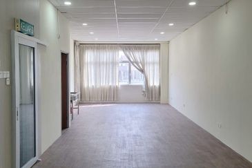 Taman Mount Austin Commercial