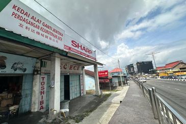 Kulai Jalan Besar Single Storey Shop For Rent 古来大街带有浓厚的历史韵味店铺出租