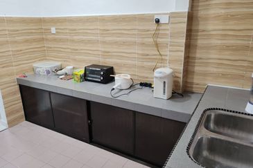 Jalan Teratai Taman Johor Jaya Single Storey Semi D/ For Sale/Rent