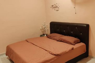 Jalan Teratai Taman Johor Jaya Single Storey Semi D/ For Sale/Rent