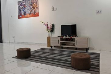 Jalan Teratai Taman Johor Jaya Single Storey Semi D/ For Sale/Rent