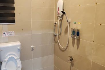 Jalan Teratai Taman Johor Jaya Single Storey Semi D/ For Sale/Rent