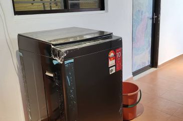 Jalan Teratai Taman Johor Jaya Single Storey Semi D/ For Sale/Rent