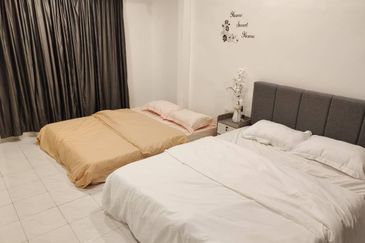Jalan Teratai Taman Johor Jaya Single Storey Semi D/ For Sale/Rent