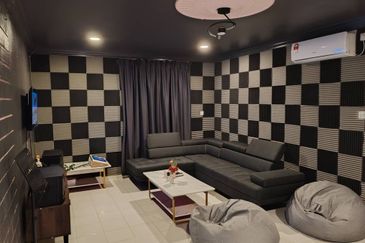 Jalan Teratai Taman Johor Jaya Single Storey Semi D/ For Sale/Rent