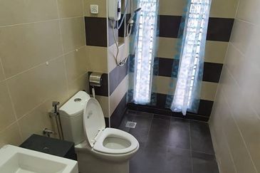 Jalan Mutiara Emas 10/7