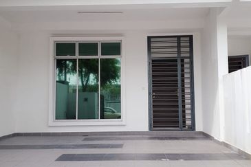 Jalan Mutiara Emas 10/7