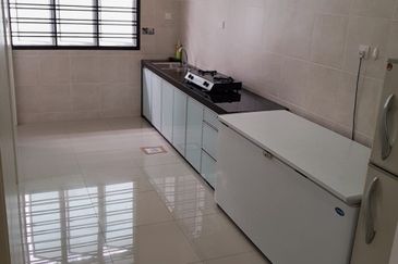 Jalan Mutiara Emas 10/7