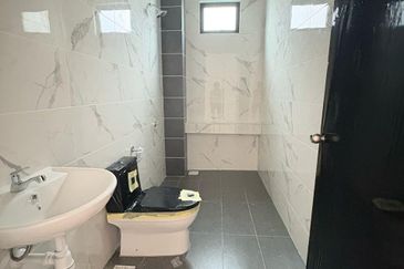 Jalan Bayan Bandar Putra Kulai Single Storey Semi D