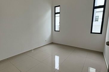 Jalan Bayan Bandar Putra Kulai Single Storey Semi D