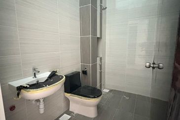 Jalan Bayan Bandar Putra Kulai Single Storey Semi D