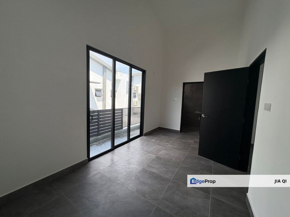 Taman Tropika Kulai Double Storey Cluster, Johor, Kulai