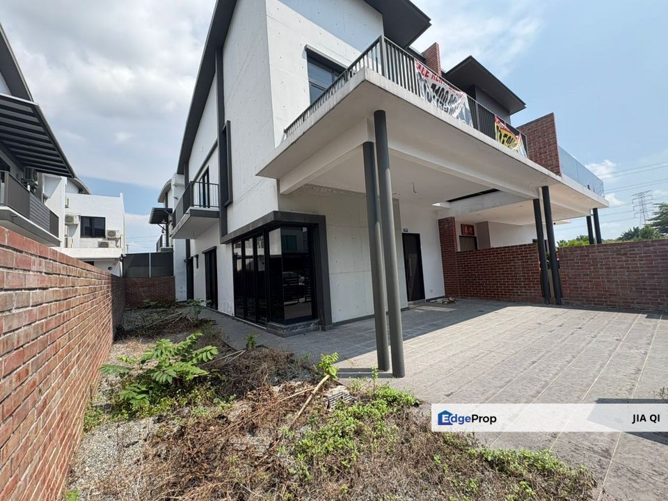 Taman Tropika Kulai Double Storey Cluster, Johor, Kulai