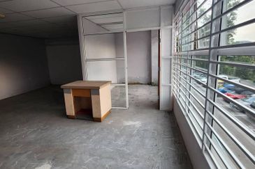 Nong Chik Riverside 3 Storey Shoplot