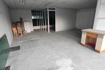 Nong Chik Riverside 3 Storey Shoplot