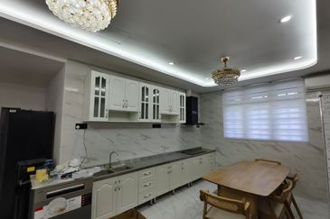 Stulang Laut / Darat