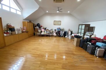 Stulang Laut / Darat