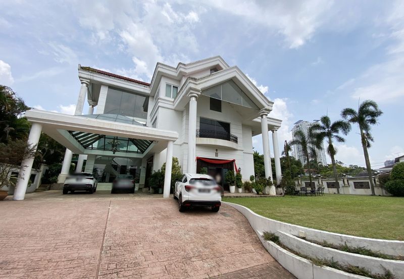 Stulang Laut / Darat