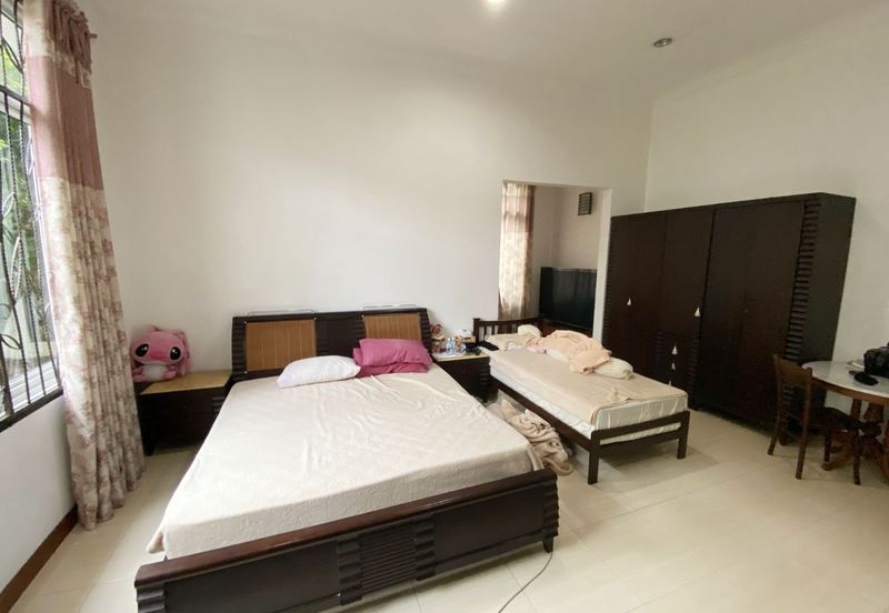 Stulang Laut / Darat