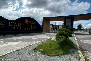 Bukit Seni Kulai Next To Bandar Putra Three Storey Terrace