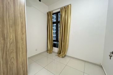 D'Summit Residences @ Kempas Utama