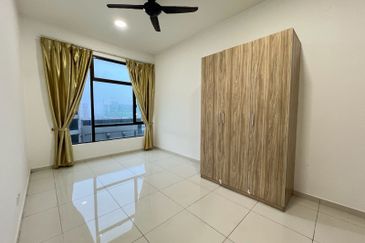 D'Summit Residences @ Kempas Utama