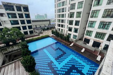 D'Summit Residences @ Kempas Utama