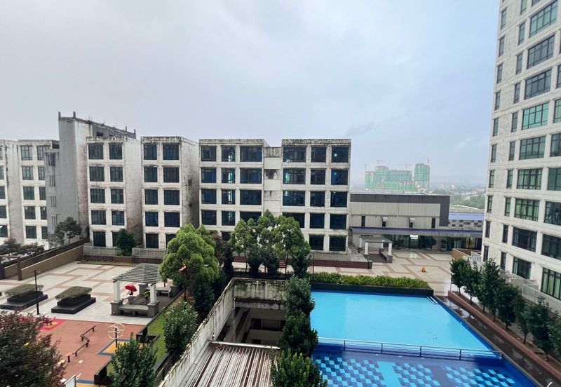 D'Summit Residences @ Kempas Utama