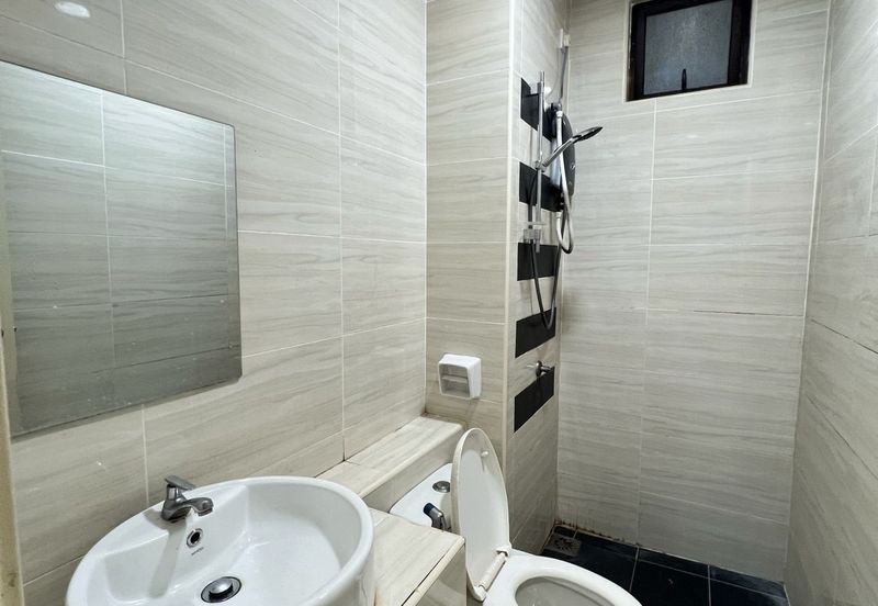 D'Summit Residences @ Kempas Utama