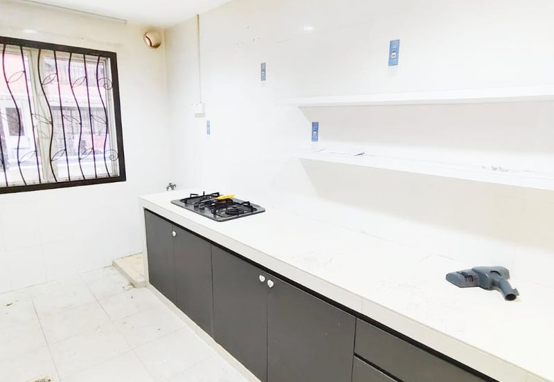 Taman Tampoi Indah II, Villa Ros