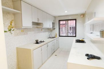 Taman Tampoi Indah II, Villa Ros