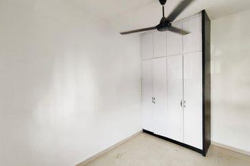 Taman Tampoi Indah II, Villa Ros