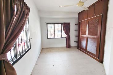 Taman Tampoi Indah II, Villa Ros